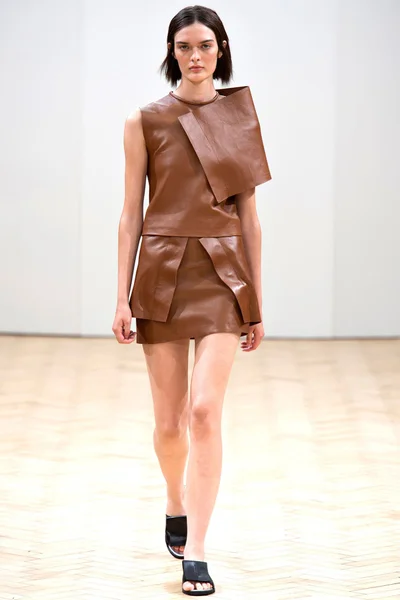 Look 29